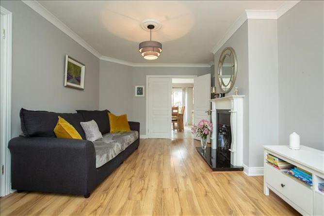123 The Walk, Petitswood Manor, historical listing image 4
