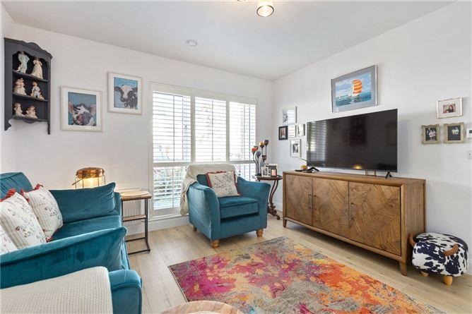 1 Woodbrook Elms, Shankill, Dublin 18, historical listing image 2