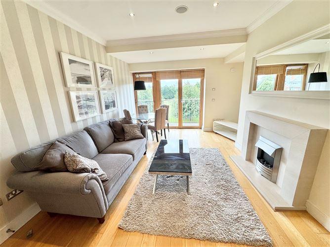 7 Willow Lodge, Farmleigh Avenue, Farmleigh Woods, Castleknock, Dublin 15, historical listing image 4