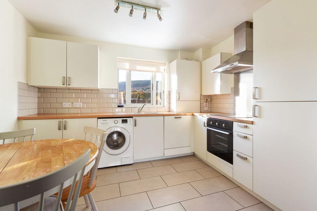 29 Cluain Shee, Aiken's Village, Sandyford, Dublin 18, D18RV06, historical listing image 4
