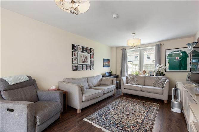 19 Diswellstown Court, Hamilton Park, Castleknock, Dublin 15, historical listing image 2