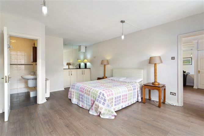 10 The Spinnaker, Aran Quay, Dublin 7, historical listing image 5