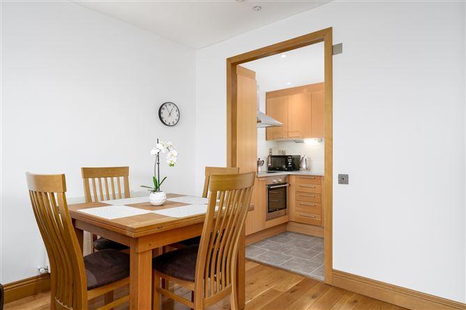 46 Sanderling, Thornwood, Booterstown Avenue, Booterstown, County Dublin, historical listing image 5