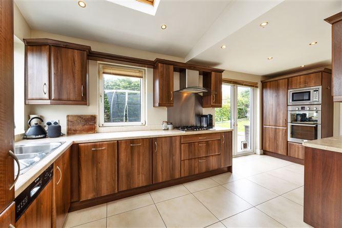 28 Casana View, Howth, Co. Dublin, historical listing image 3