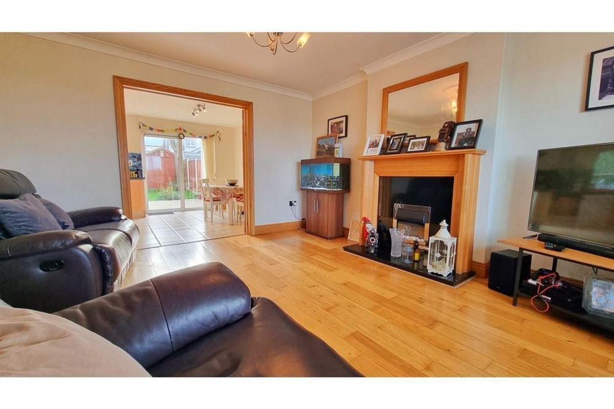 12 De Selby Court, Old Blessington Road, Tallaght, Dublin 24, D24EK50, historical listing image 3