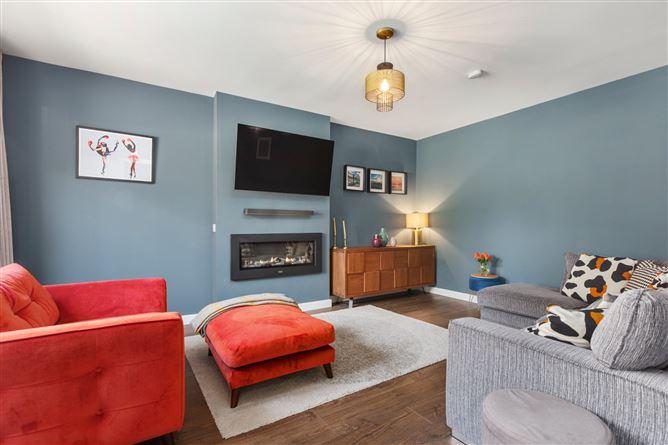 18 White Pines Drive, Stocking Avenue, Rathfarnham, Dublin 16, historical listing image 3