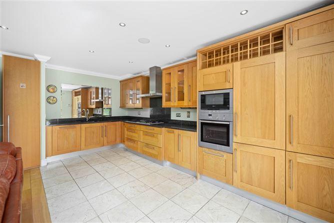 2 Willow Lodge, Farmleigh Avenue, Farmleigh Woods, Castleknock, Dublin 15, historical listing image 6