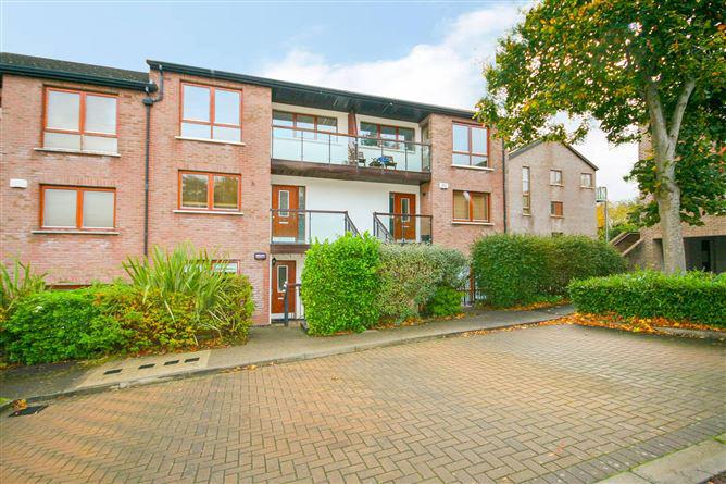 7 Hunters Green, Hunterswood, Ballycullen, Dublin 24, historical listing image 1