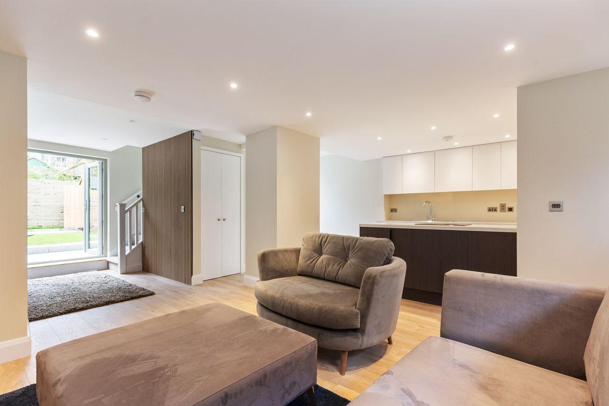 Kismet, 42 Percy Lane, Ballsbridge, Dublin 4, D04E1N8, historical listing image 6