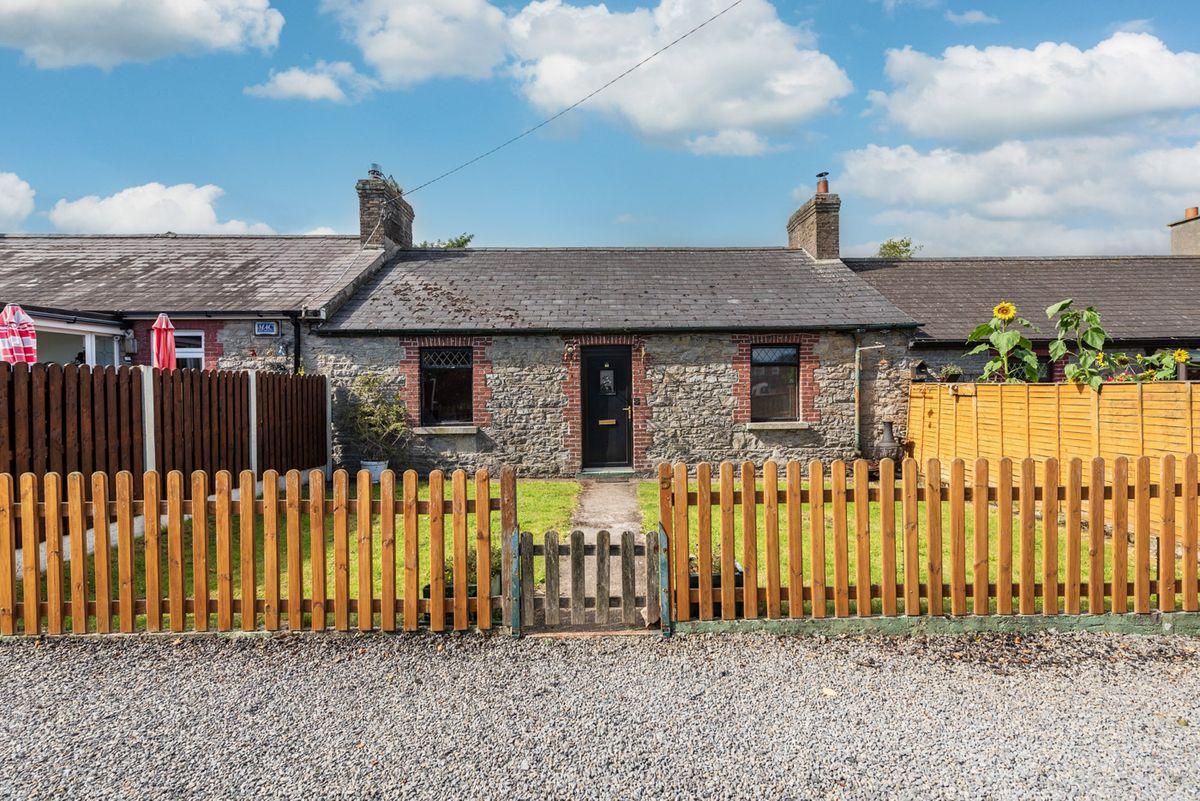 5 Palace Field, Kildare, Co. Kildare, R51A382, historical listing image 1