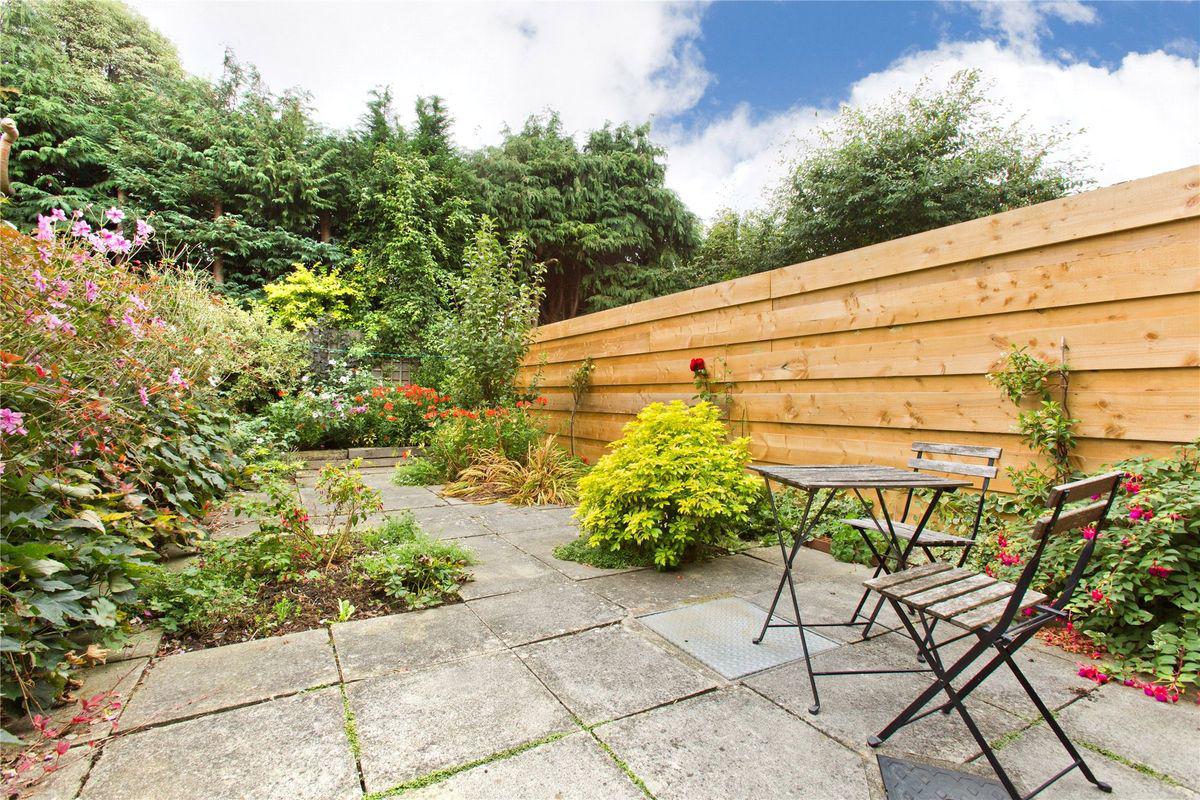 19 Woodlawn Grove, Churchtown, Dublin 14, historical listing image 6