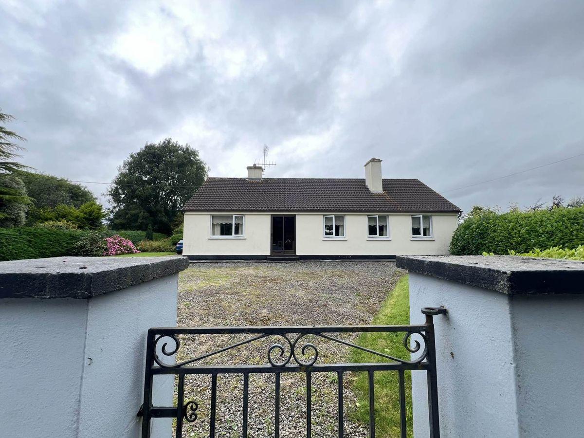 Mobarnane, Fethard, Co. Tipperary, E91XT86, historical listing image 1
