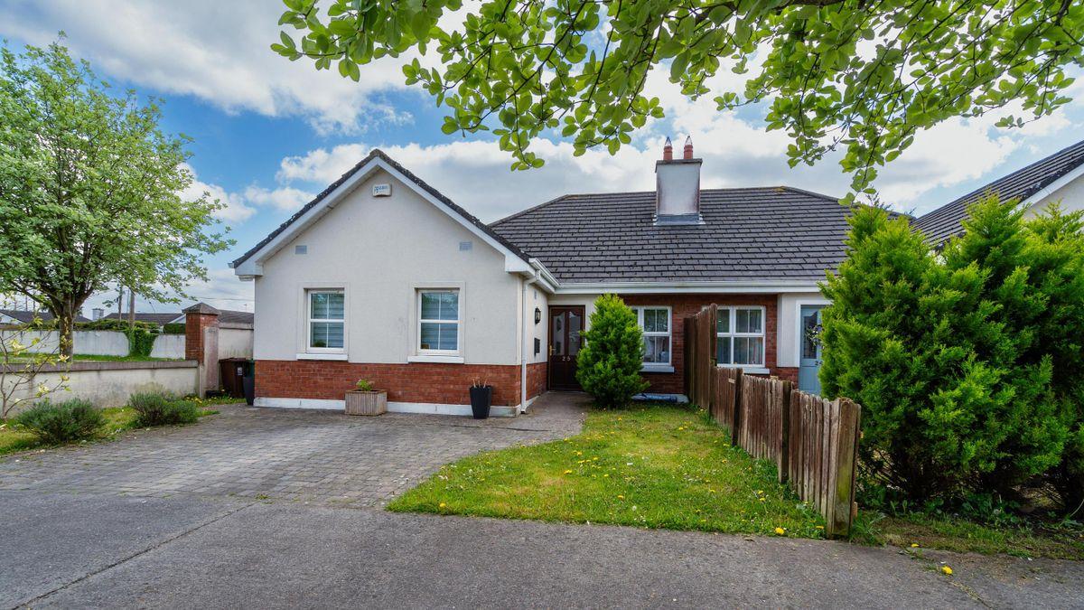 25 Grand Canal Court, Tullamore, Co. Offaly, R35N6X8, historical listing image 1