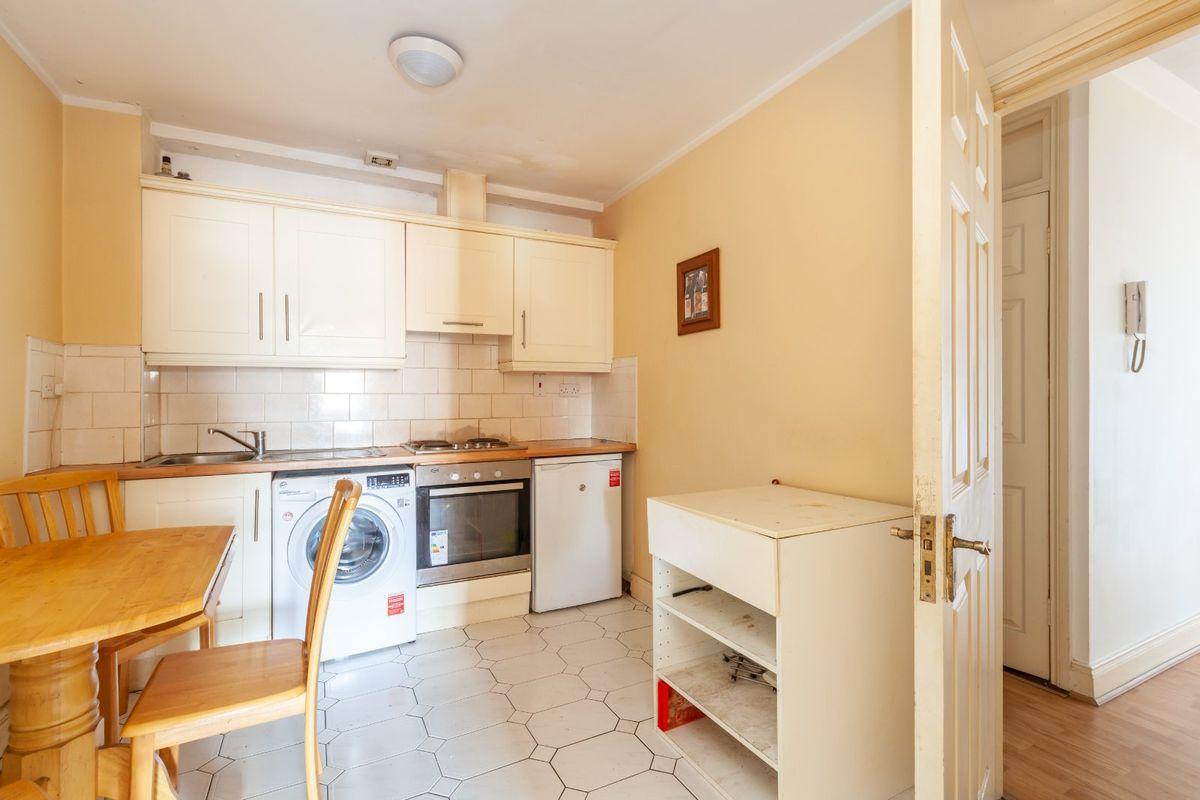 80 Russell House, 33 Mountjoy Square, Dubin 1, D01, Dublin 1, D01R205, historical listing image 6