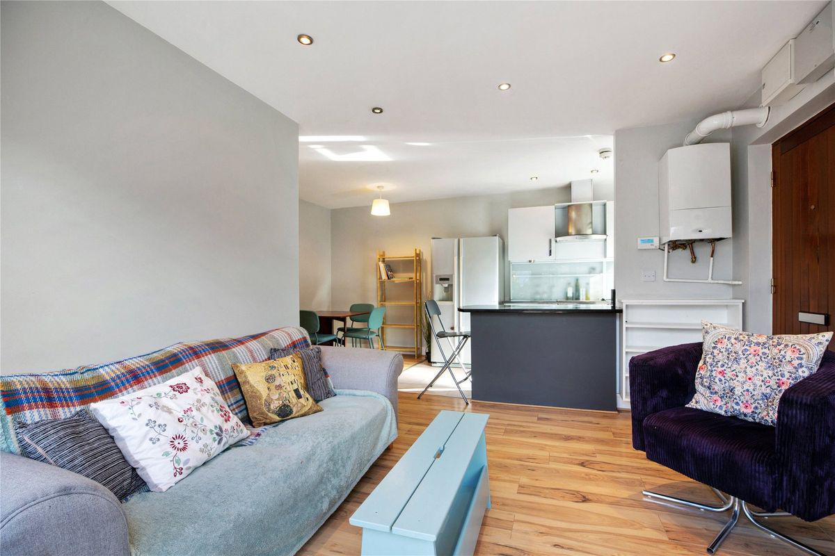 16 Brennanstown Court, Brennanstown, Cabinteely, Dublin 18, historical listing image 3