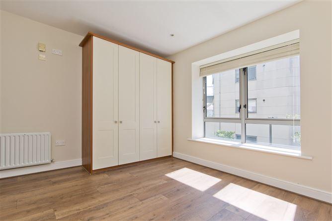 277 Beechwood Court, Stillorgan Road, Blackrock, Co. Dublin, historical listing image 5
