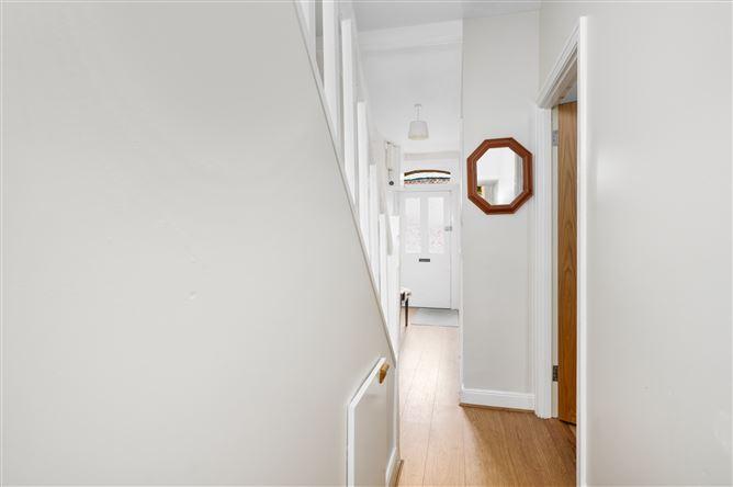 Original advertisement for 33 CARLINGFORD RD, DRUMCONDRA, DUBLIN 9
