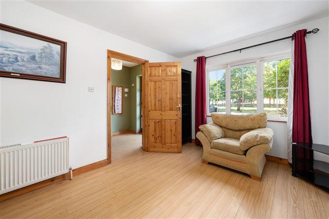 48 The Courtyard, Castleredmond, Midleton, Co. Cork, historical listing image 5