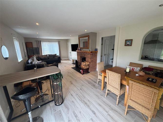 9 Ardeelan Coattages, Rossnowlagh, Rossnowlagh, Donegal, historical listing image 6