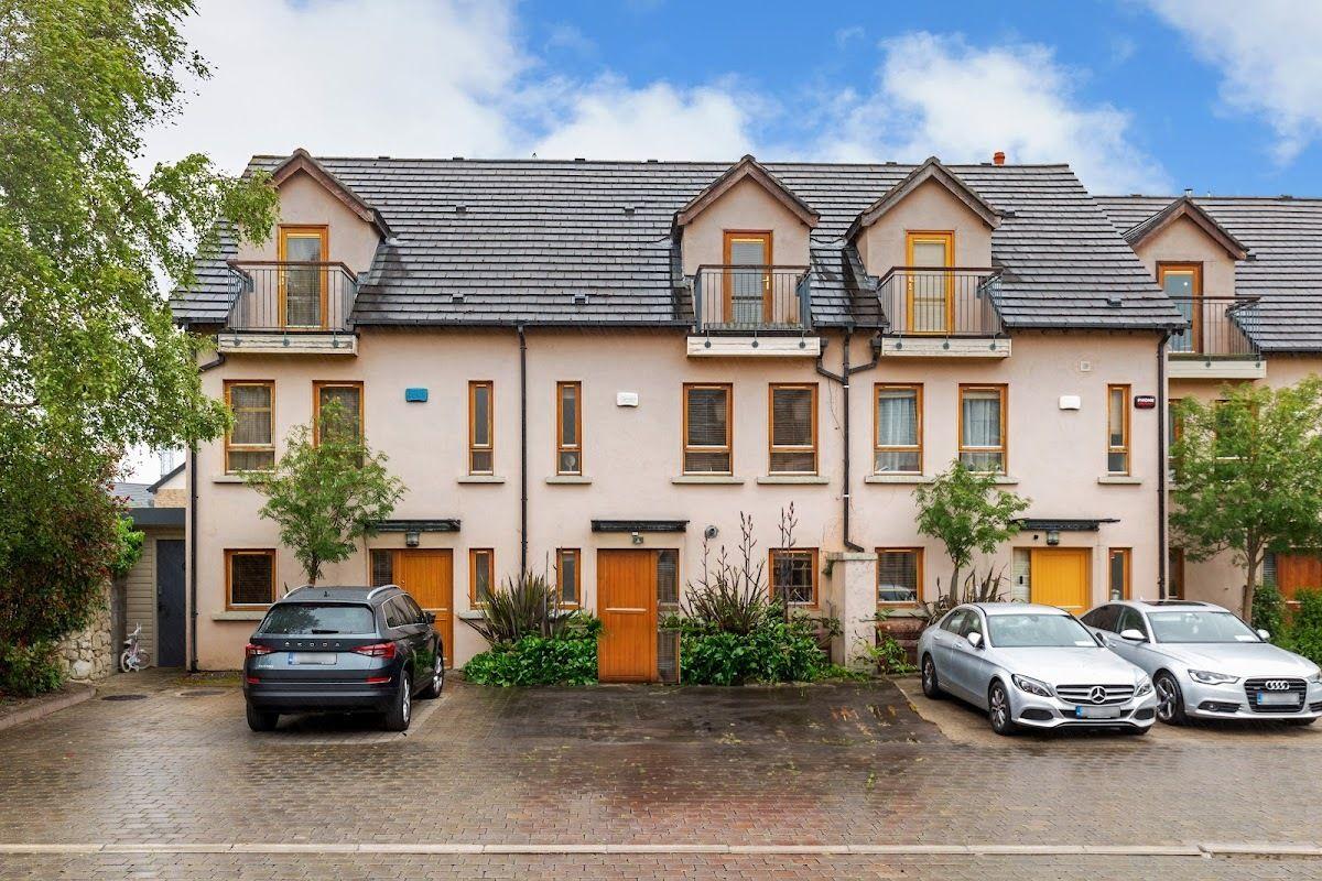 11 The Courtyard, Stepaside Park, Stepaside, Dublin 18, D18XW98, historical listing image 1