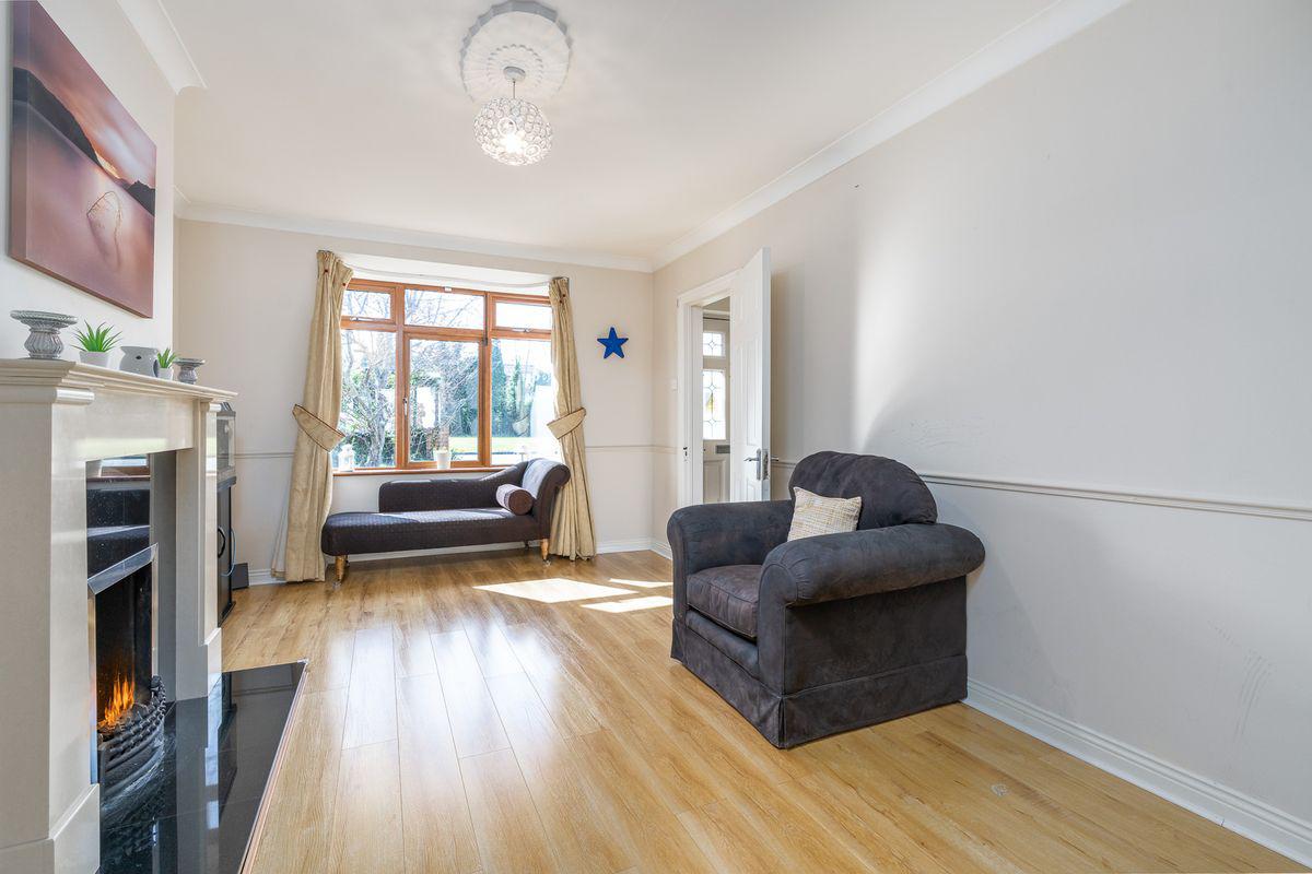 8 Glenbourne Road, Leopardstown Valley, Leopardstown, Dublin 18, historical listing image 4