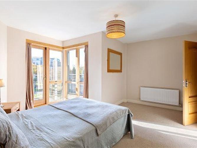 6 Goldsmith Hall, Collegewood, Castleknock, Dublin 15, historical listing image 5