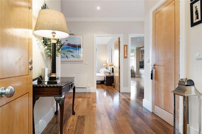 32 Cairnbrook Avenue, Glenamuck Road, Carrickmines, Dublin 18, historical listing image 2