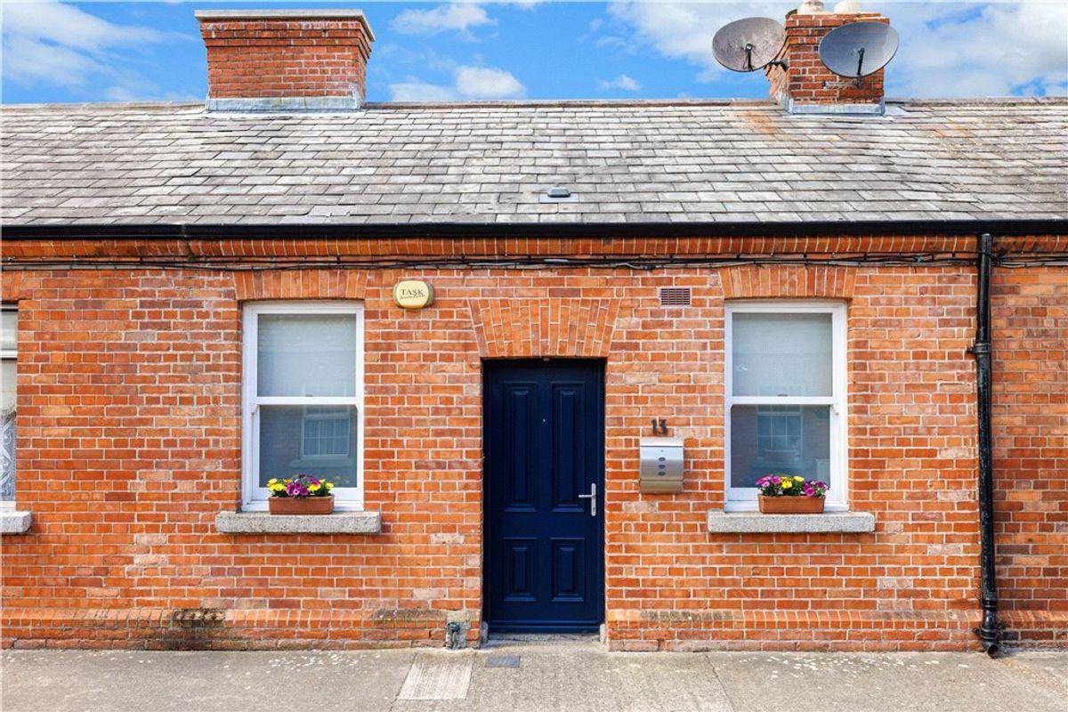 13 Pembroke Cottages Donnybrook Dublin 4, Donnybrook, Dublin 4, historical listing image 1