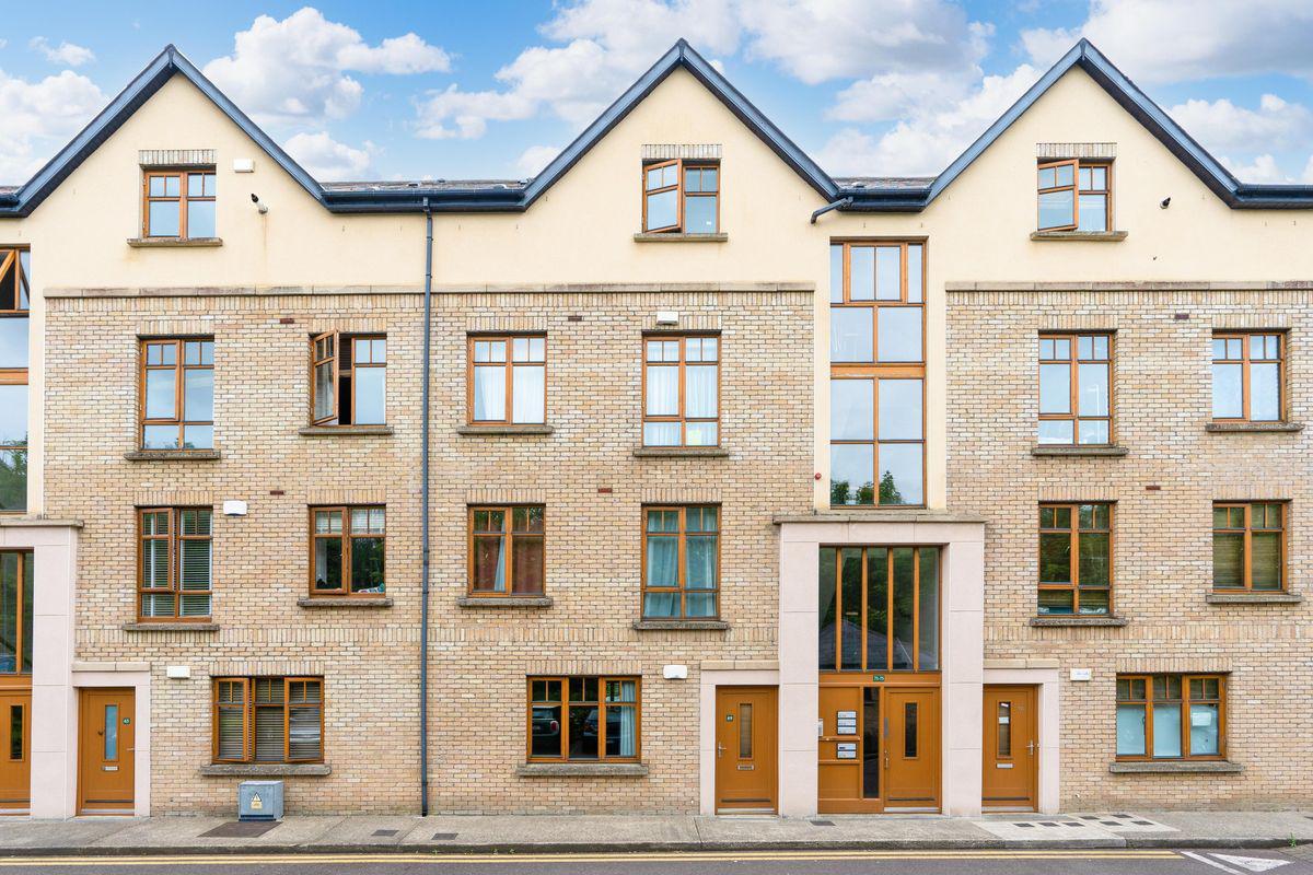 69 Woodbrook Crescent, Castleknock, Dublin 15, historical listing image 1