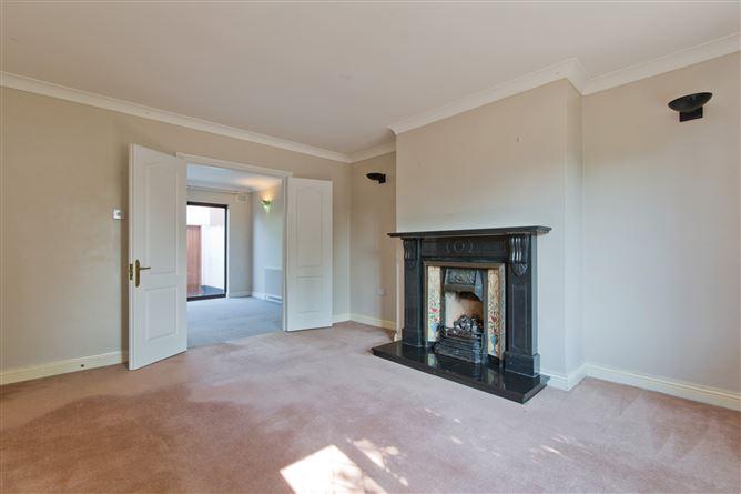 27 Holywell, Upper Kilmacud Road, Kilmacud, Dublin 14, historical listing image 4