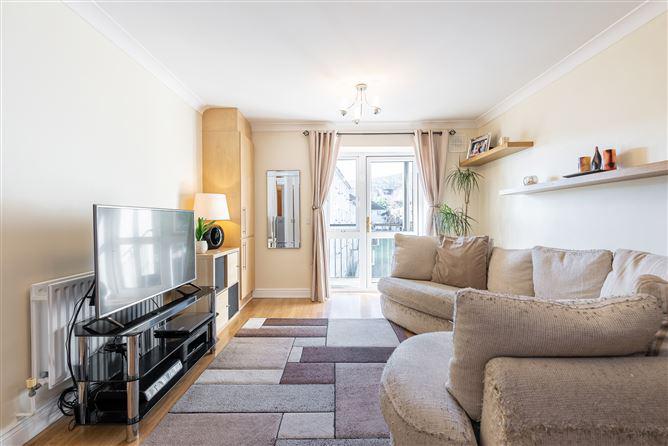 32 The Cedar, Cruagh Wood, Stepaside, Dublin 18, historical listing image 3