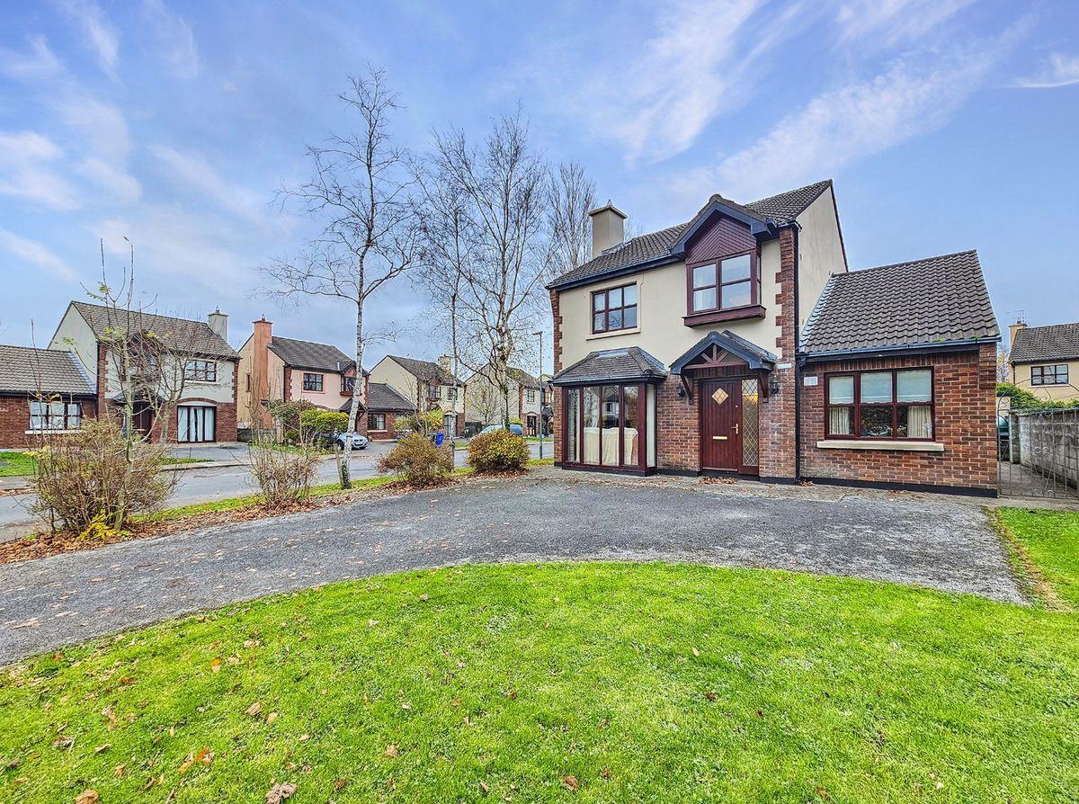 18 Woodlands, Kilrush Road, Ennis, Co. Clare, historical listing image 1
