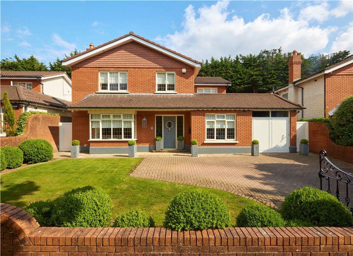 45 Foxrock Manor, Foxrock, Dublin 18, historical listing image 1