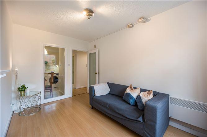 39 Crescent House , Clontarf, Dublin 3, historical listing image 4