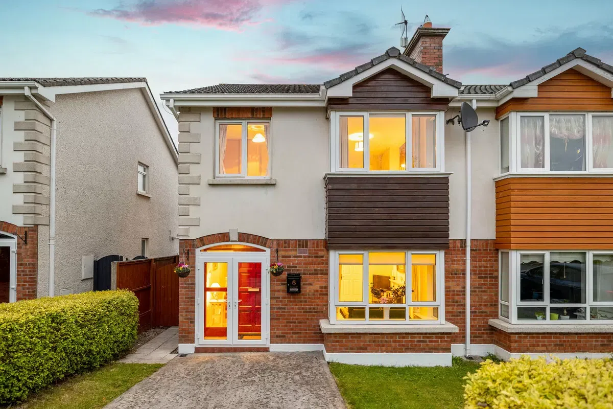 7 The Crescent, Curragh Grange, Newbridge, Co. Kildare, historical listing image 2