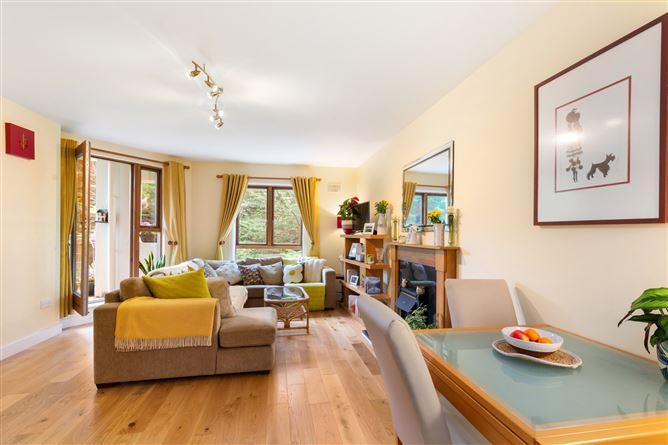 105 An Crannog, Granitefield Manor, Dun Laoghaire, Co. Dublin, historical listing image 4
