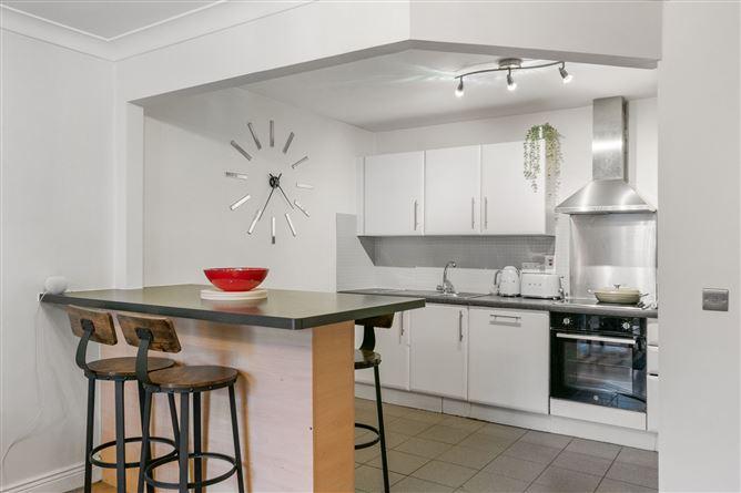 32 The Cedar, Cruagh Wood, Stepaside, Dublin 18, historical listing image 6