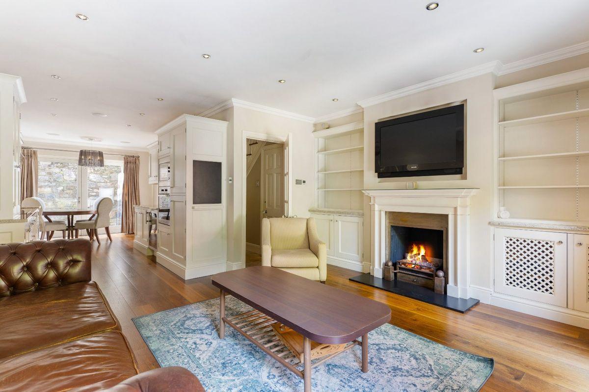 49A Pembroke Lane, Ballsbridge, Dublin 4, D04W9H2, historical listing image 2