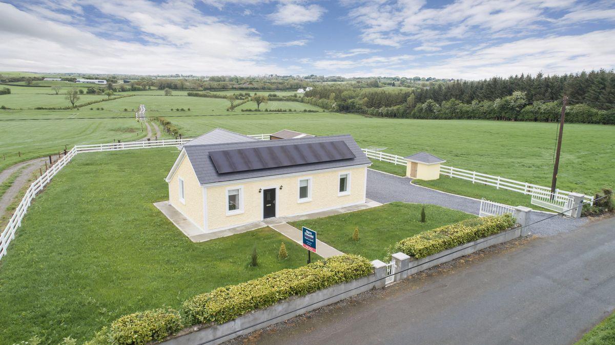 Hawthorn Cottage, Ballinalone, Drumraney, Co. Westmeath, N37XW71, historical listing image 1