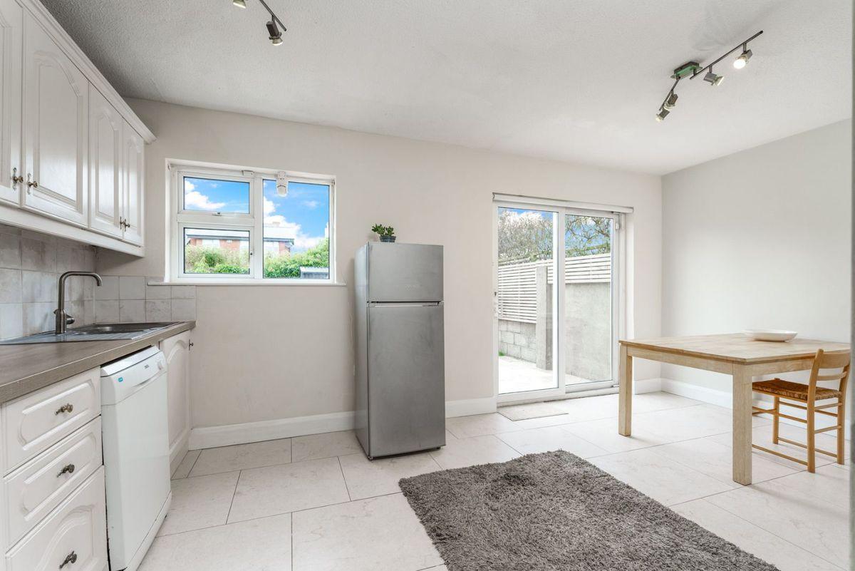 70 Beaufort Downs, Rathfarnham, Dublin 14, historical listing image 4